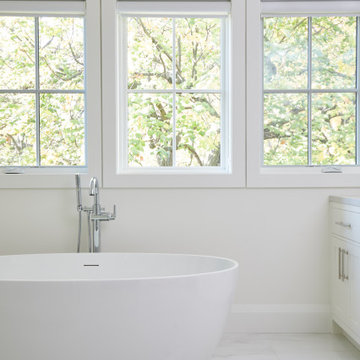 High Park-Swansea Master Ensuite Bathtub