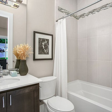 Greater Seattle Area | San Tropez B Bathroom