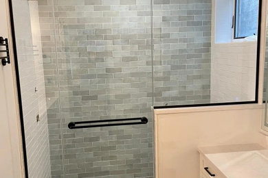 Bathroom - bathroom idea in Chicago