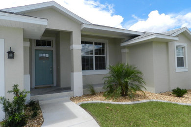 Entryway - coastal entryway idea in Tampa