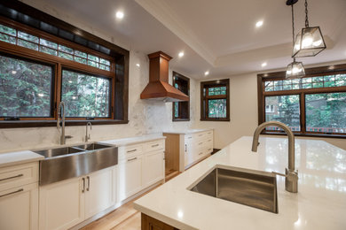 Inspiration for a craftsman kitchen remodel in Montreal