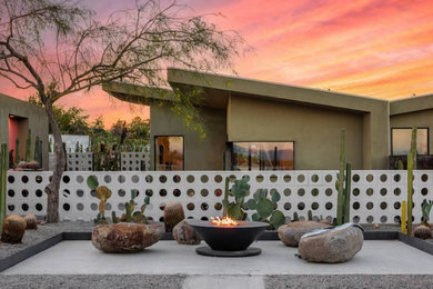 Patio - modern patio idea in Los Angeles