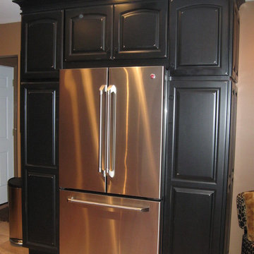 WARM KITCHEN - with Black and Maple Glazed Cabinets