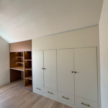 Custom Built-In Closet with Desk and Shelving – Multi-Functional Storage Design