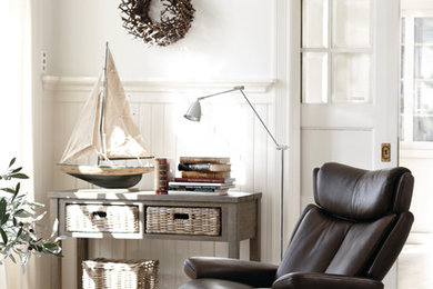 Eclectic family room photo in Orlando