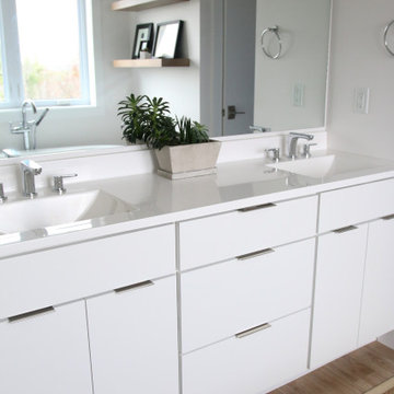 Bright Modern Kitchen