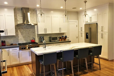 Inspiration for a transitional kitchen remodel in Los Angeles