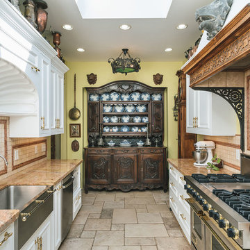 Collector's House - kitchen