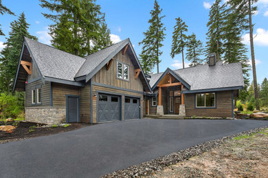 Example of a mountain style exterior home design in Seattle