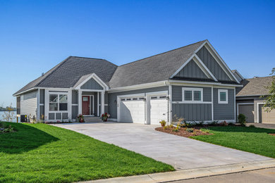 Traditional exterior home idea in Minneapolis