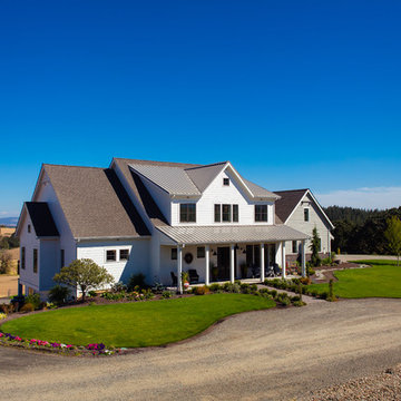 Modern Farmhouse with Timeless Appeal in Oregon’s Wine Country