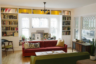 Example of an eclectic living room design in Wichita