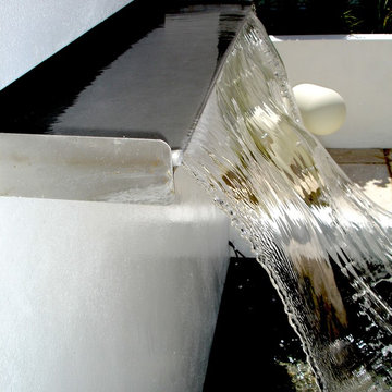 Contemporary courtyard gardens