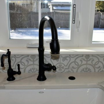 Wellborn Forest Hamilton door style in Arctic White and Oyster