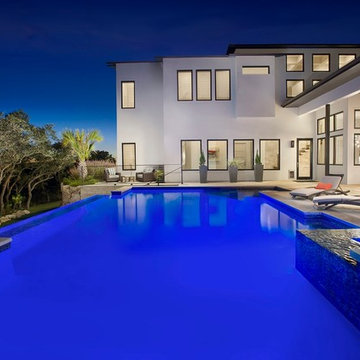 Contemporary / Transitional House in Terramont