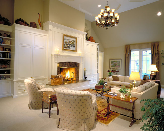 Traditional Living Room by Benvenuti and Stein