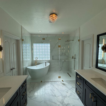 Contemporary Master Bathroom in Katy