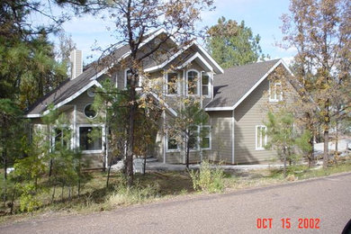 Example of an exterior home design in Phoenix