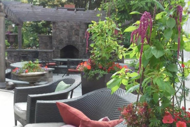 Elegant patio photo in Milwaukee