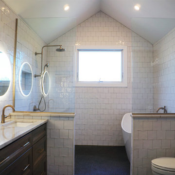 Bright, Beachy Bathroom