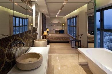 Example of a trendy bathroom design in Tel Aviv