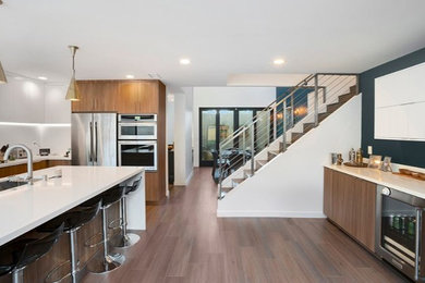 Staircase - contemporary staircase idea in Orange County