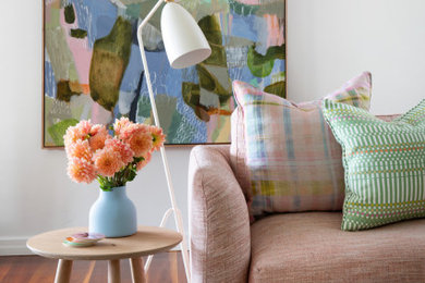 Inspiration for a transitional living room in Brisbane.