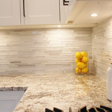 Kitchen in Alaskan White