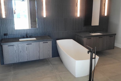 Example of a trendy bathroom design in Phoenix