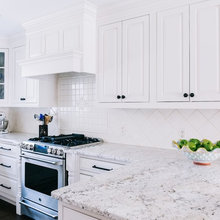 Lakehouse kitchen