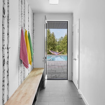 House on Grand River - Entry from outdoor swimming pool