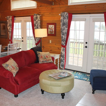 Cozy Lakeside Cabin
