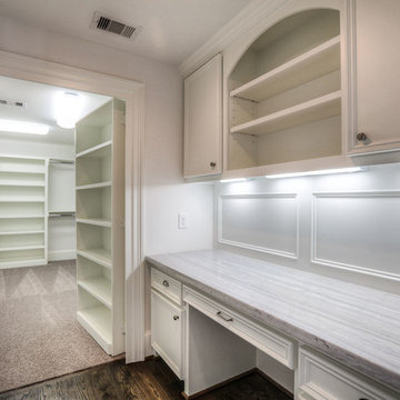 Computer Niche & Seasonal Closet Entrance
