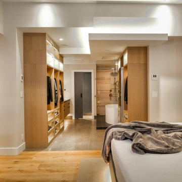Sleek Penthouse - Master Bedroom / WIC / Ensuite