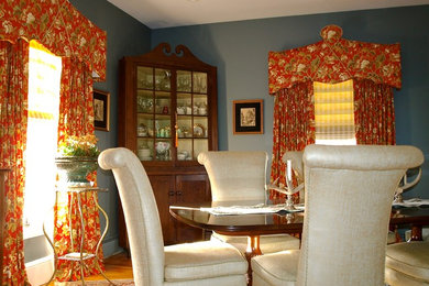 Dining room - traditional dining room idea in Providence
