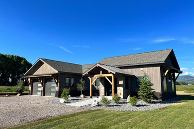 Trendy exterior home photo in Cedar Rapids
