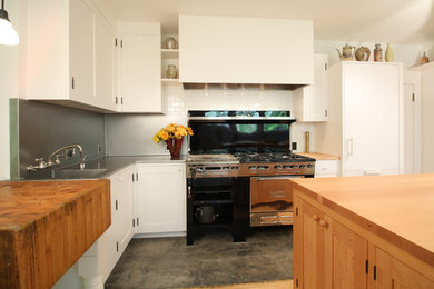 Elegant kitchen photo in Seattle