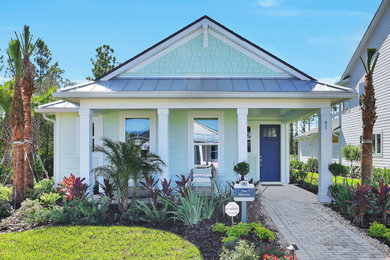 Inspiration for a coastal exterior home remodel in Jacksonville