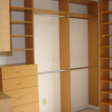 AMERICAN CLOSETS