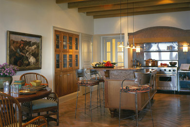 Example of a kitchen design in Jacksonville