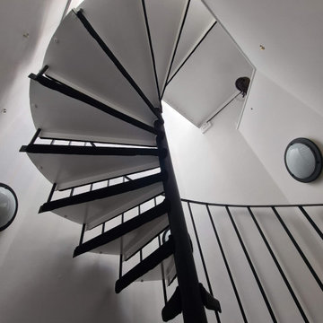 Decoration walls around spiral staircase in Putney SW15