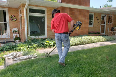 Chadron Lawn Care & Weed Spraying
