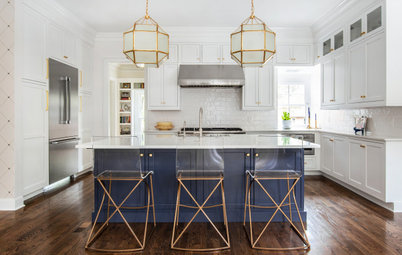 20 Inspiring Kitchens With Stylish Pendant Lights Over the Island