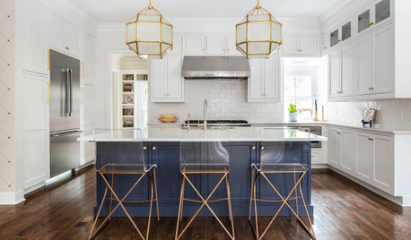 20 Inspiring Kitchens With Stylish Pendant Lights Over the Island