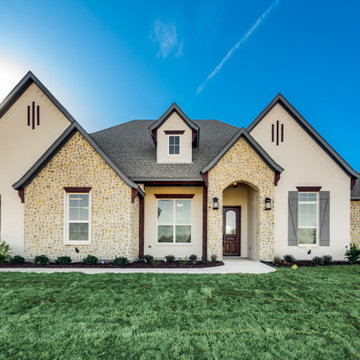 860 San Saba E