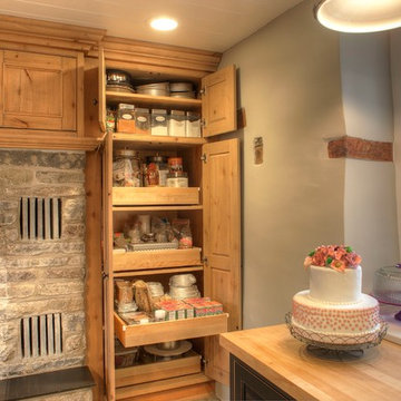 Layfied Farmhouse Kitchen