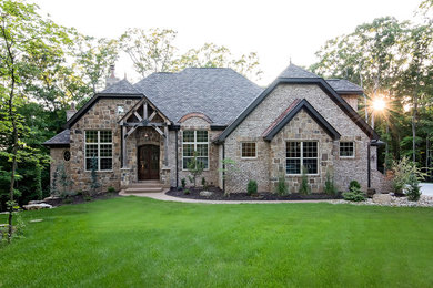Inspiration for a rustic exterior home remodel in St Louis