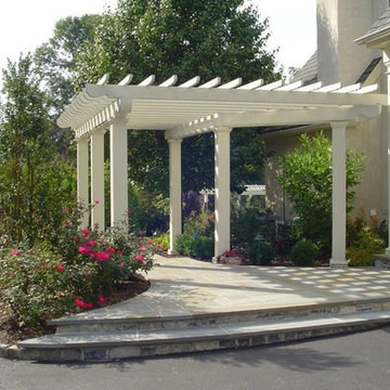 Arbor at the entrance to the backyard.