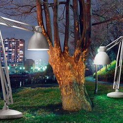 THE GREAT OUTDOOR FLOOR LAMP BY ITRE LIGHT - Floor Lamps