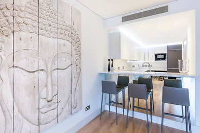 Photo of a contemporary dining room in London.